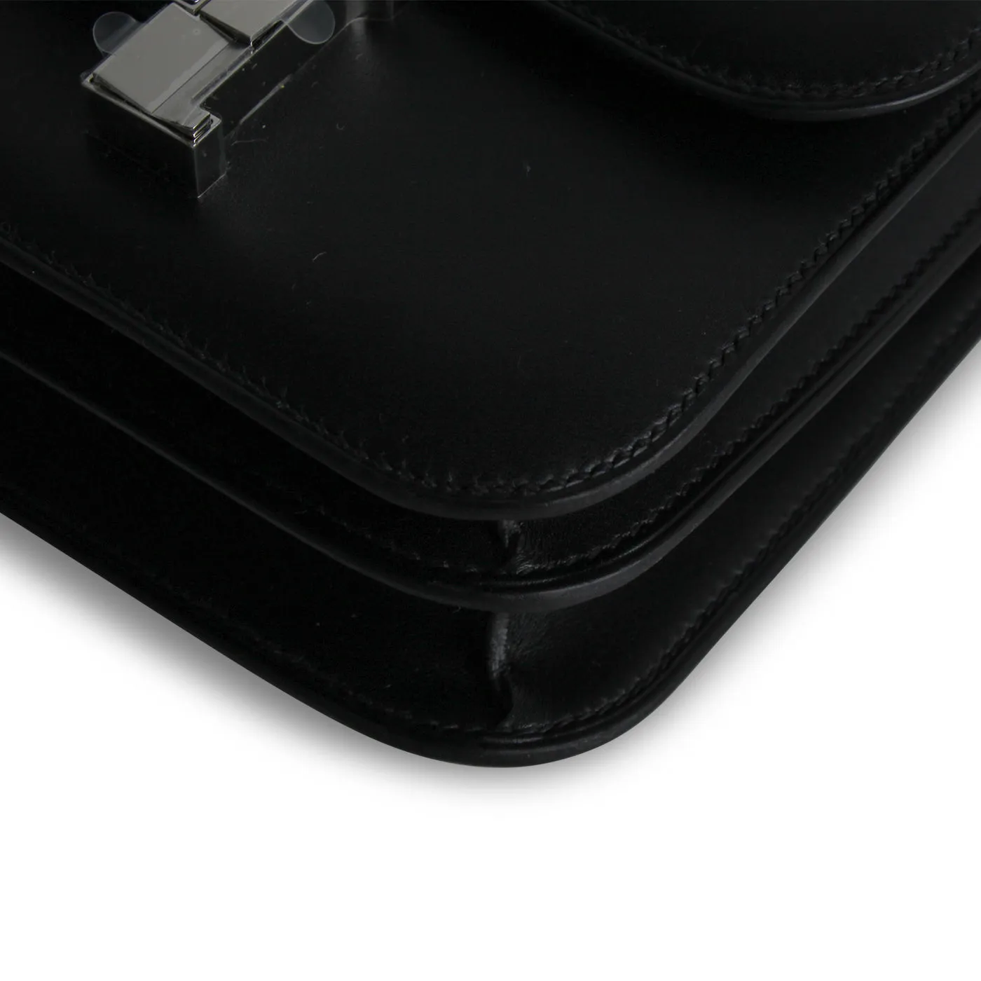 Constance 18 - Black