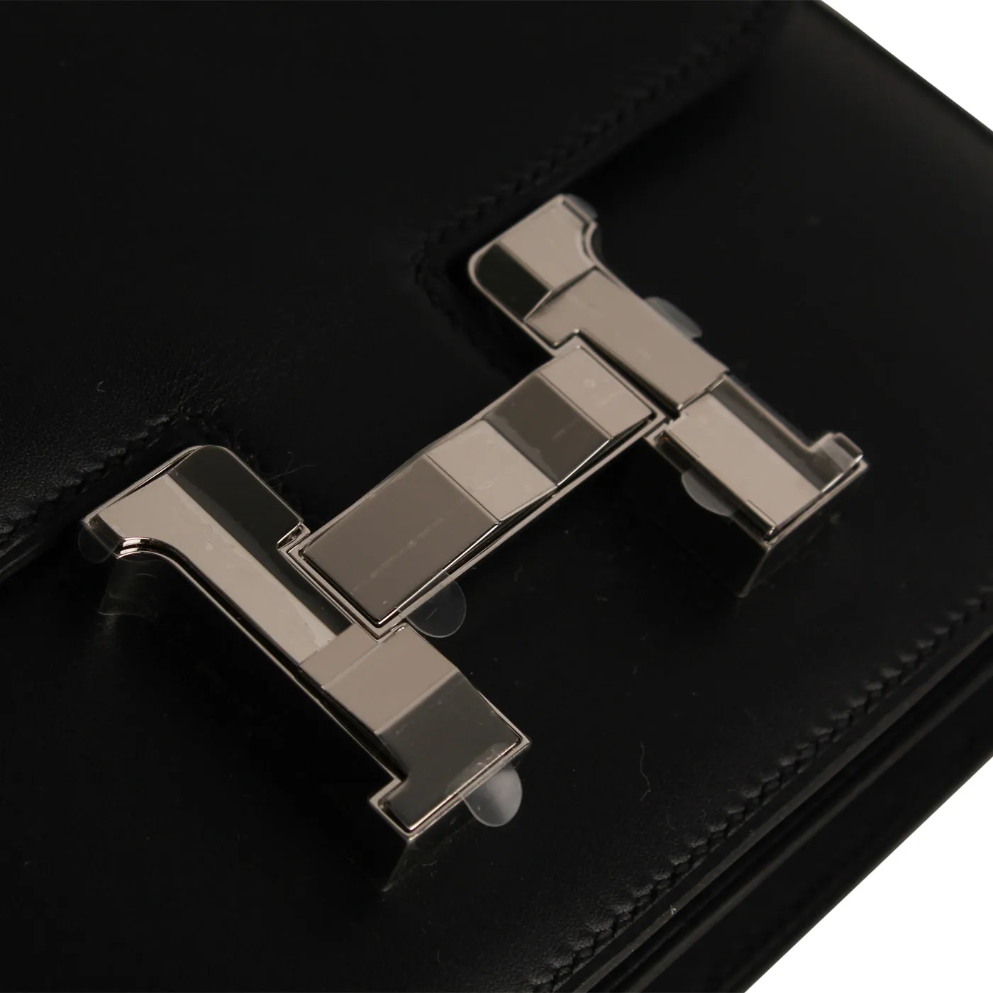 Constance 18 - Black