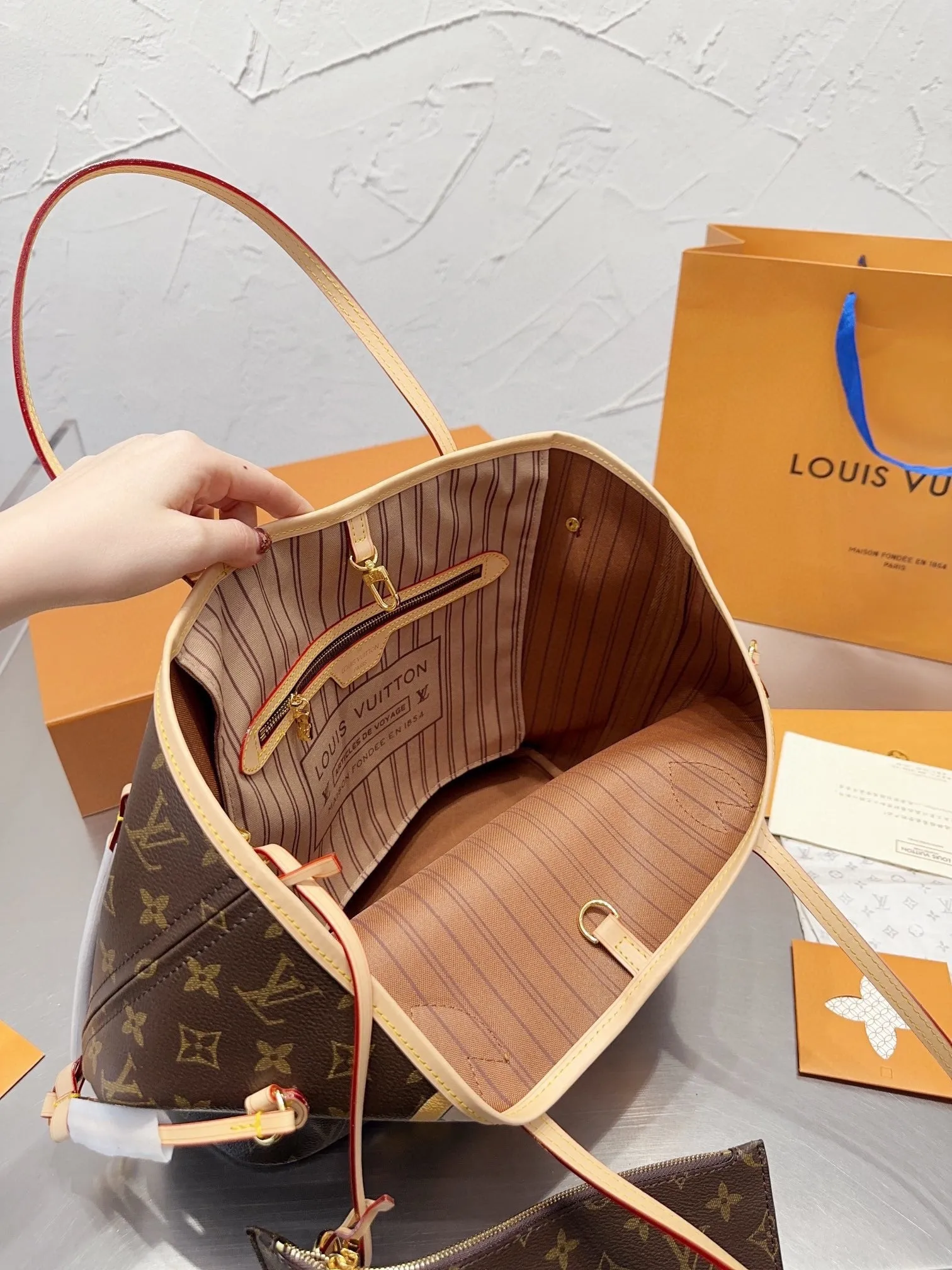 LB883 Neverfull MM / 12.6x11.4x6.7inch
