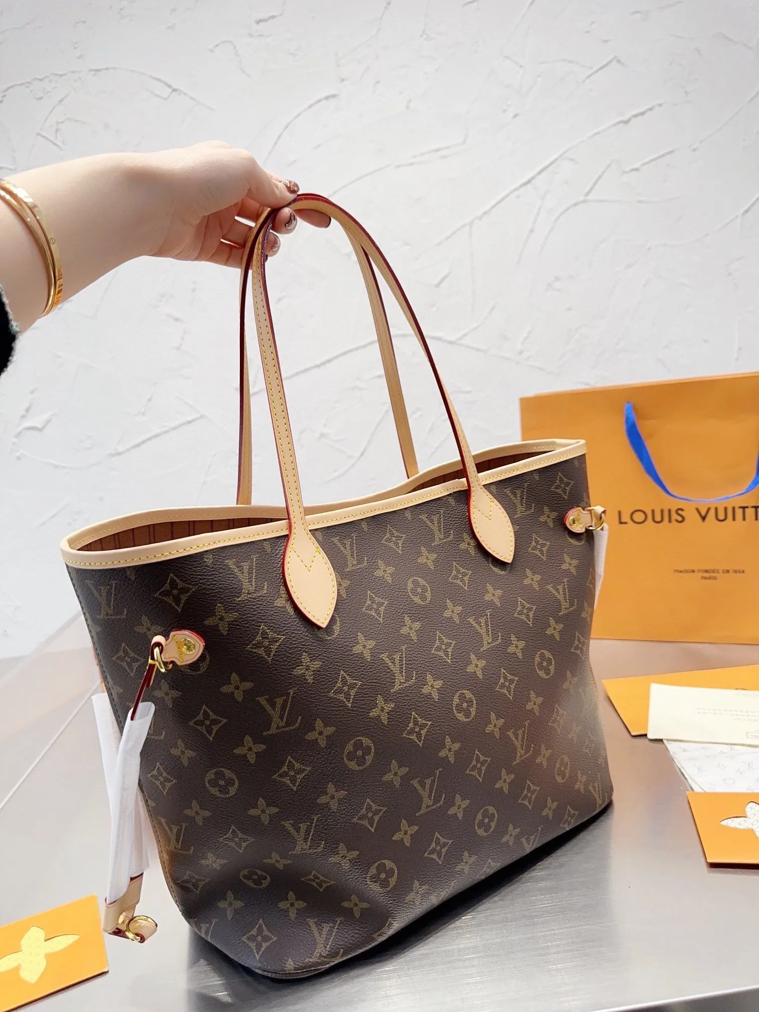 LB883 Neverfull MM / 12.6x11.4x6.7inch