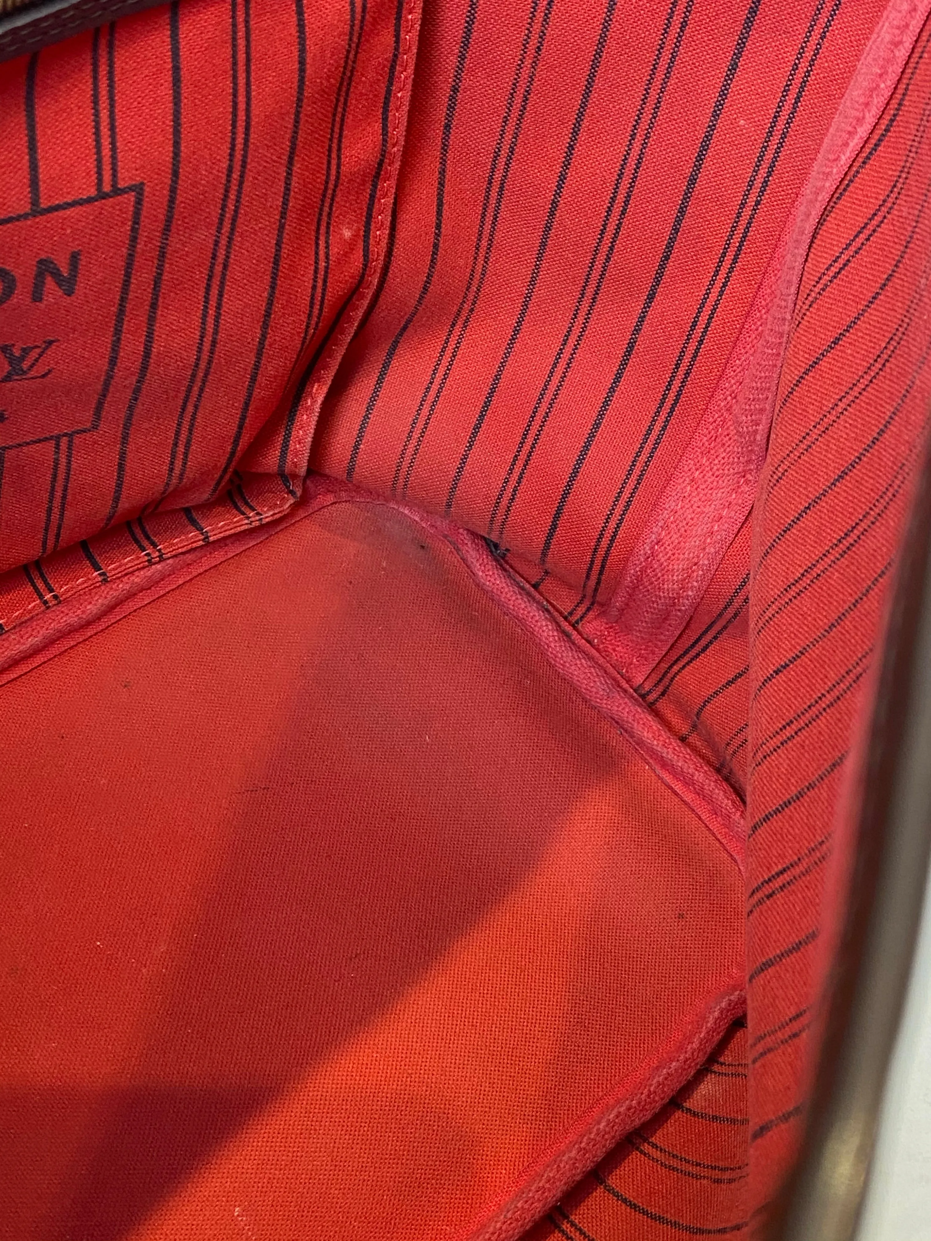 Louis Vuitton Damier Ebene Neverfull MM - As Seen on Instagram 10/1/21