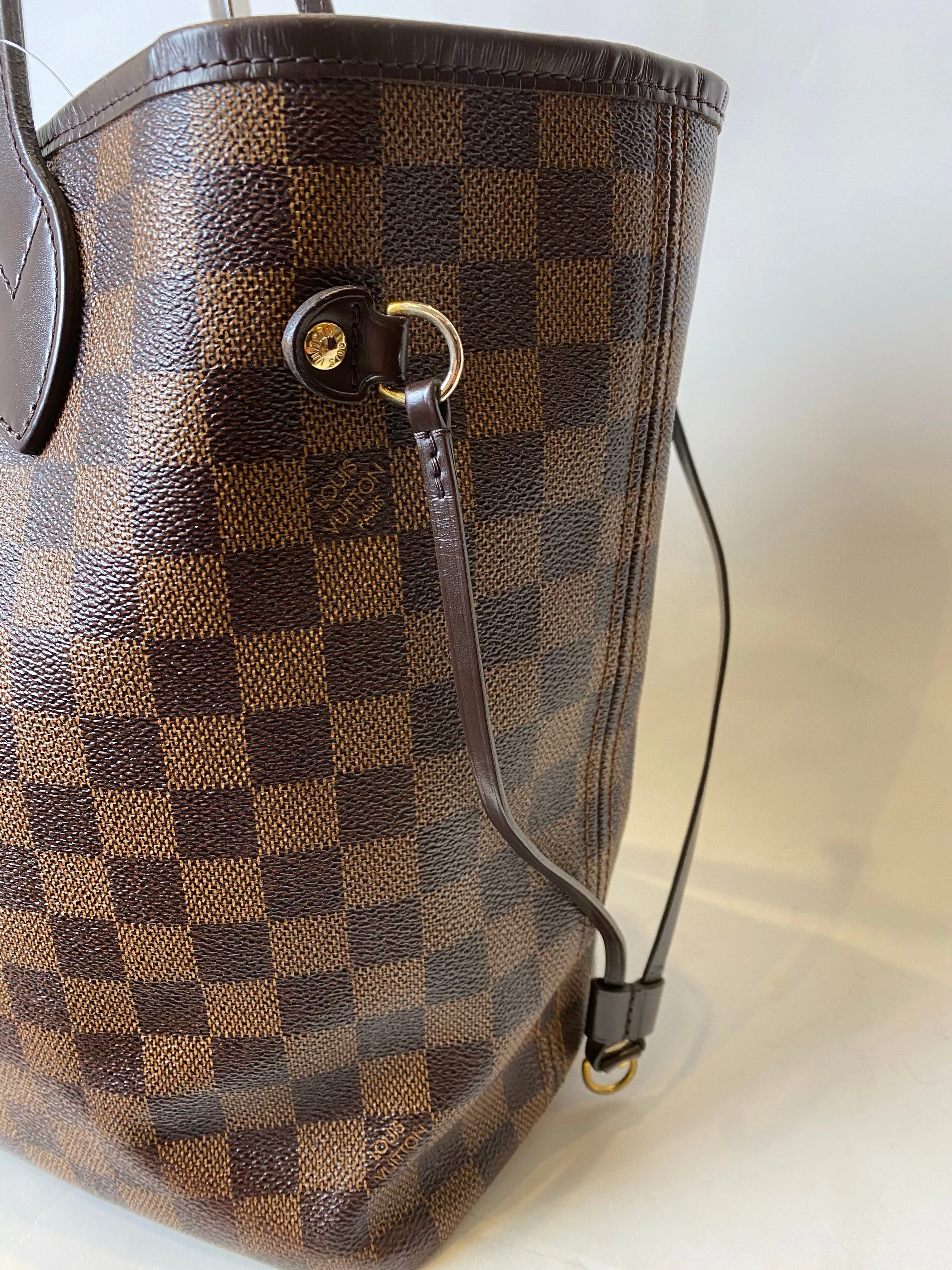 Louis Vuitton Damier Ebene Neverfull MM - As Seen on Instagram 10/1/21