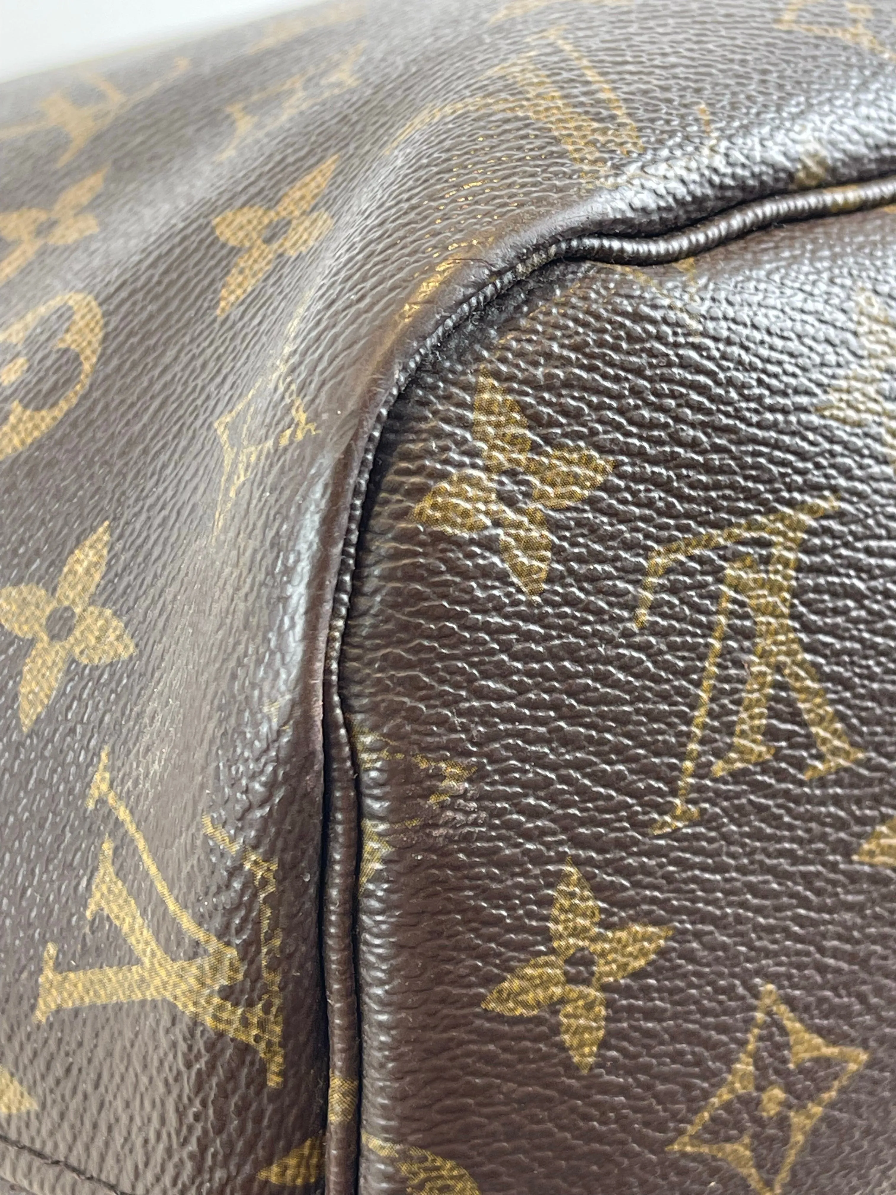 Louis Vuitton Monogram Canvas "Neverfull" MM - Fuchsia Lining