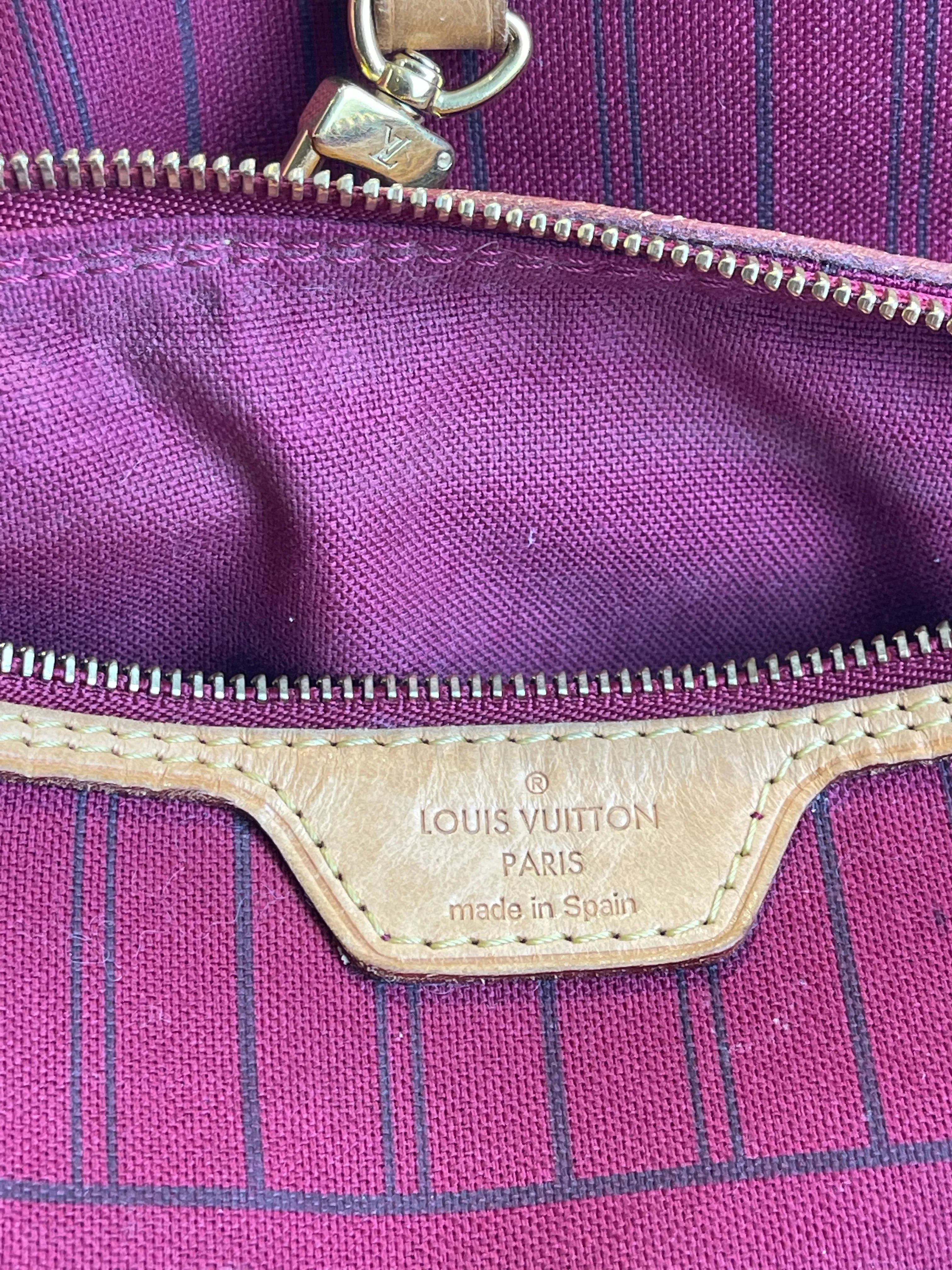 Louis Vuitton Monogram Canvas "Neverfull" MM - Fuchsia Lining