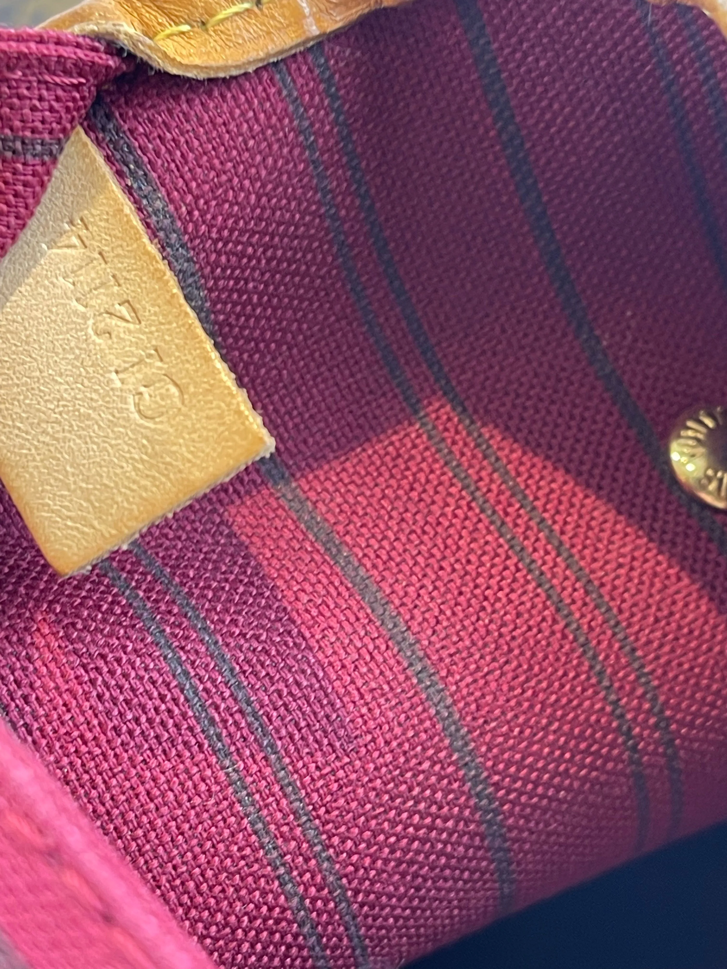 Louis Vuitton Monogram Canvas "Neverfull" MM - Fuchsia Lining