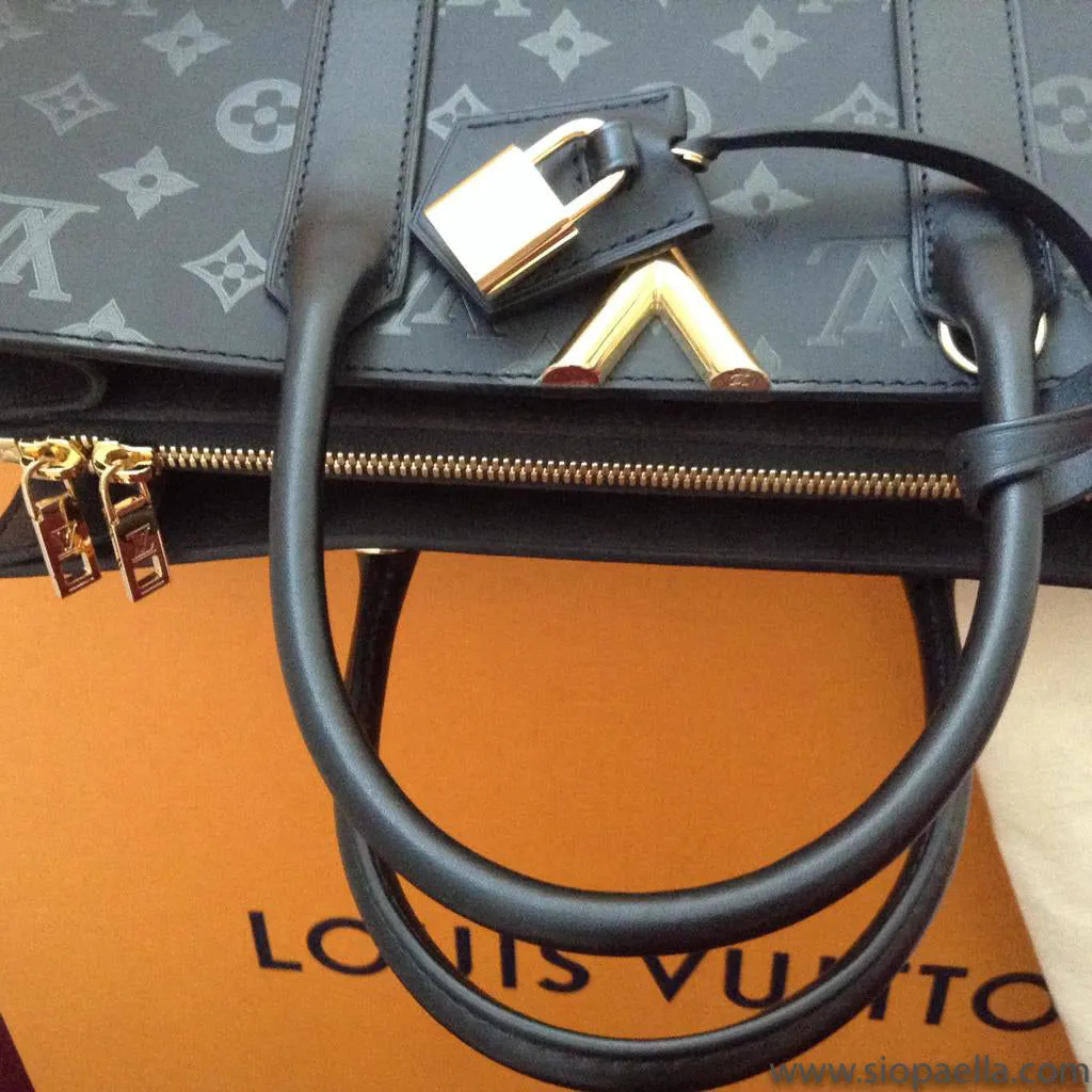Louis Vuitton Very Tote MM
