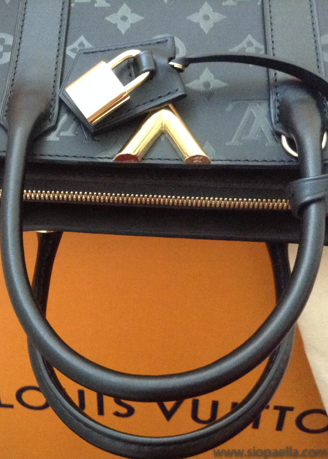 Louis Vuitton Very Tote MM