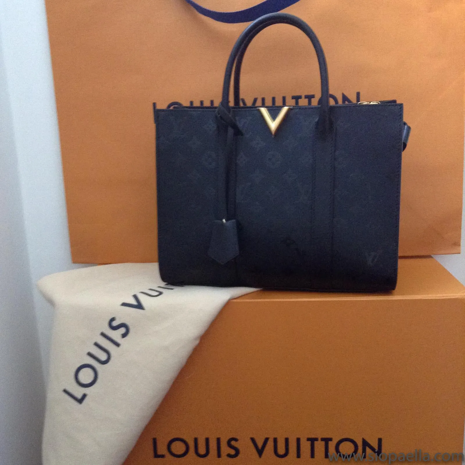 Louis Vuitton Very Tote MM
