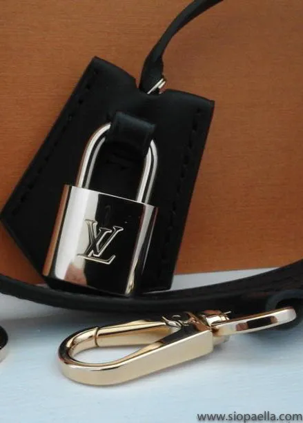 Louis Vuitton Very Tote MM