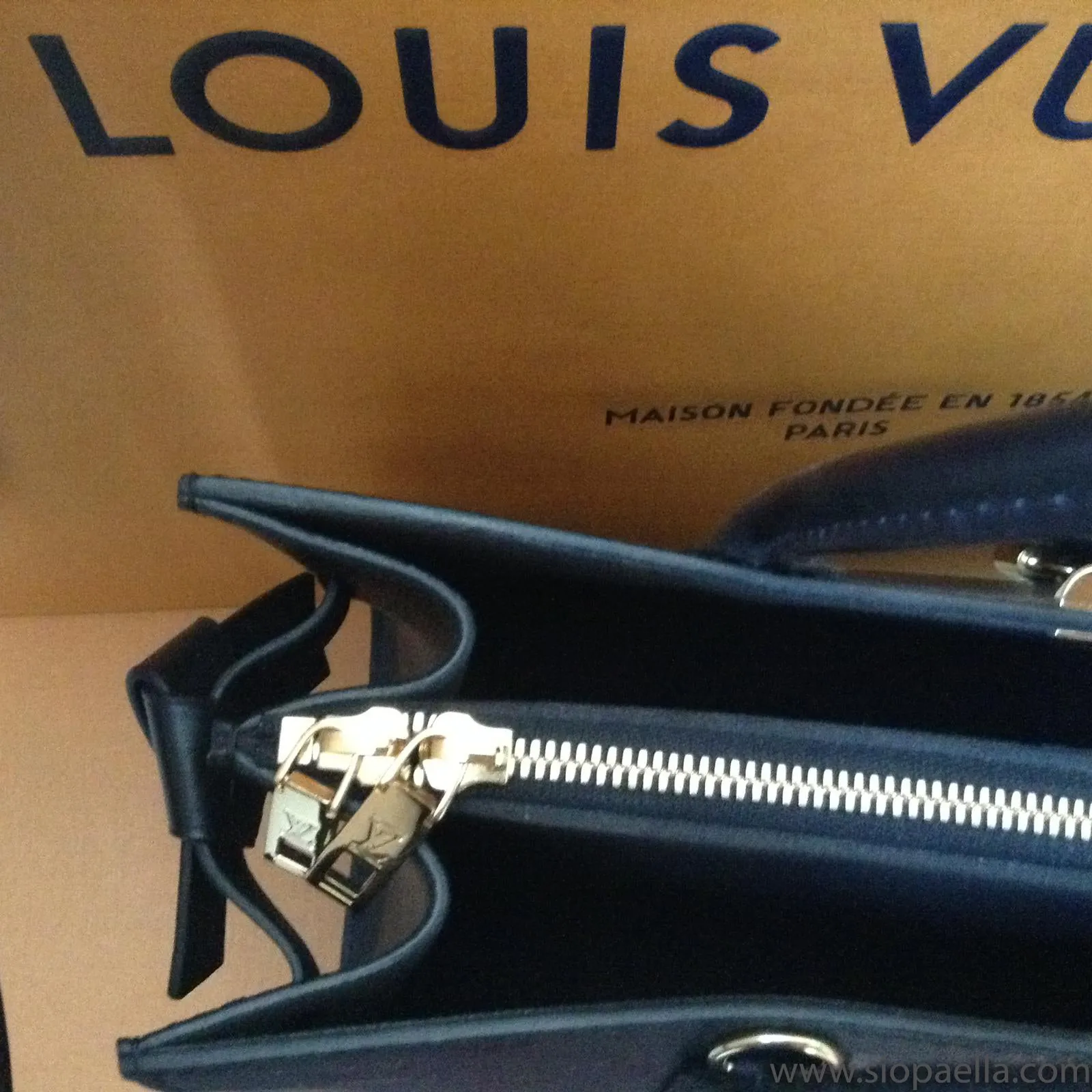 Louis Vuitton Very Tote MM